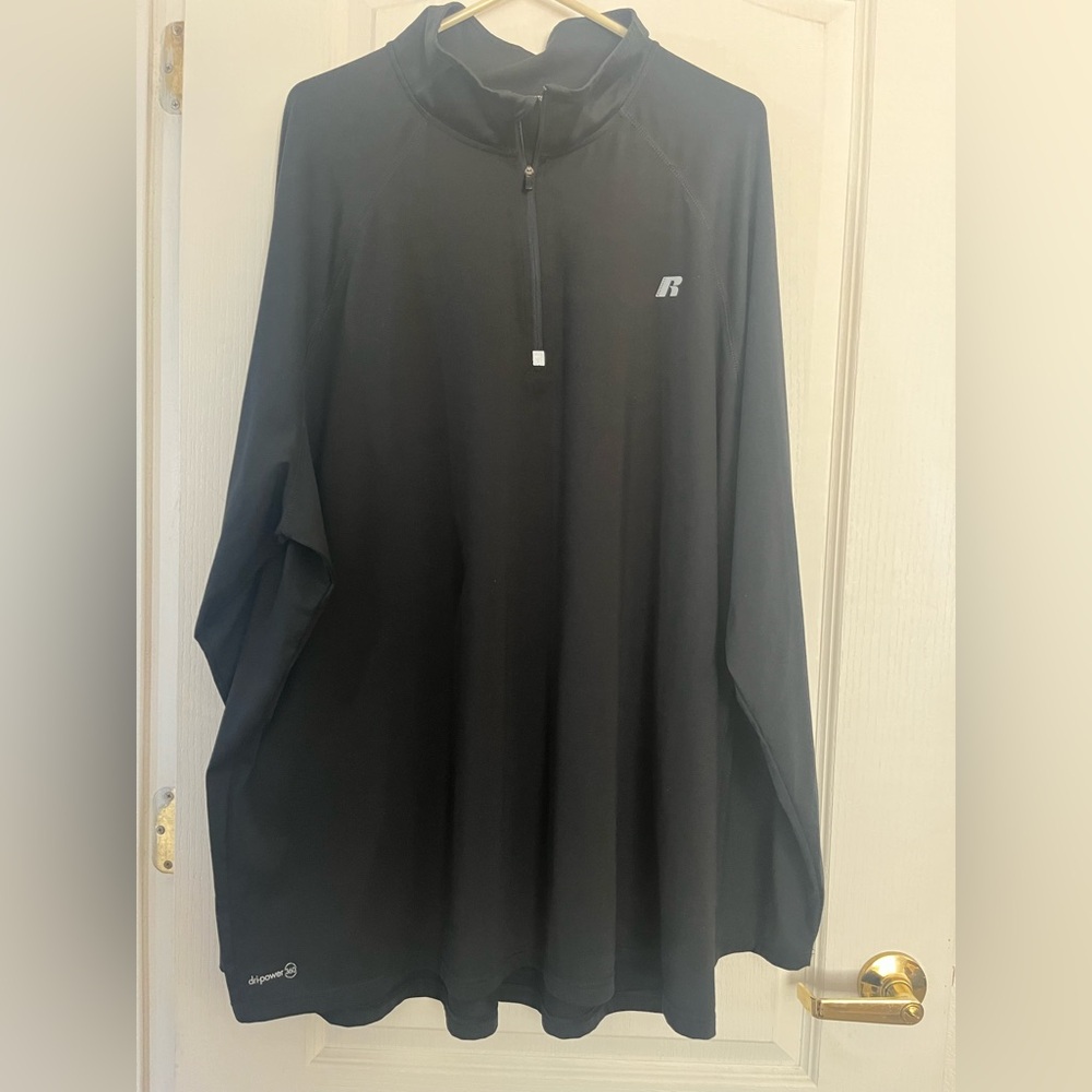 Russell dri-power long sleeve black pull over. Zipper on the top.  3XL. (54-56)